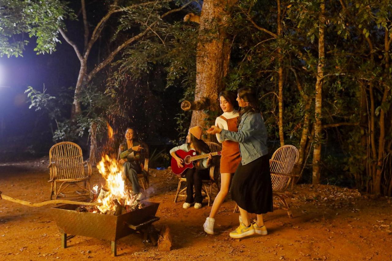 דנדלי Whistling Woodzs Resort מראה חיצוני תמונה